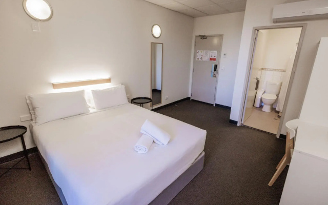 YHA Adelaide Central