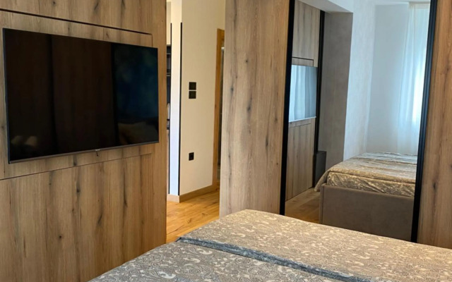 Tesla 8 Apartment