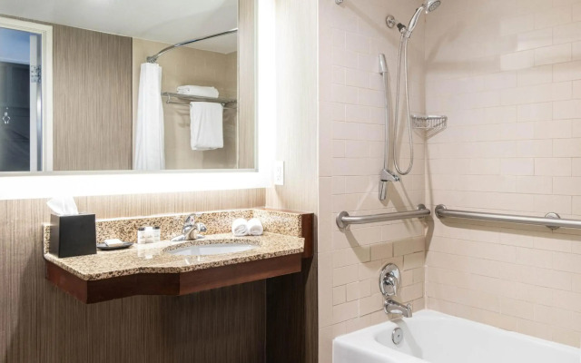 Sheraton Indianapolis City Centre Hotel