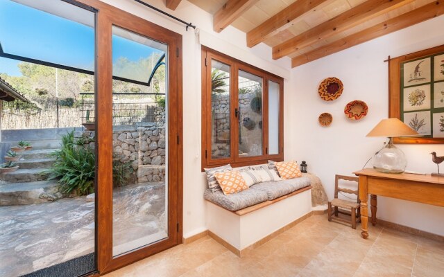 CAL TIO - Chalet With Terrace in Caimari. Free Wifi