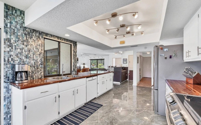 2310 el Cerito Court