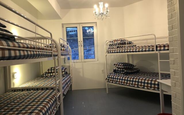 Teddy Bears Guesthouse - Hostel