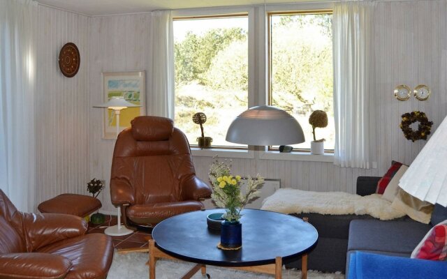 Cozy Holiday Home in FanÃ¸ near Sea