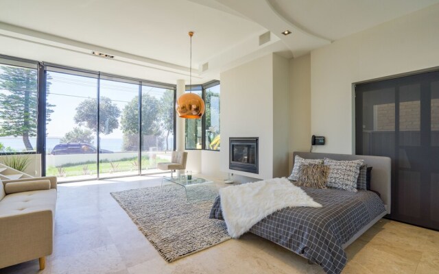 Luxurious Resort Living House