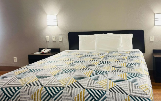 Motel 6 Duncanville, TX - Dallas