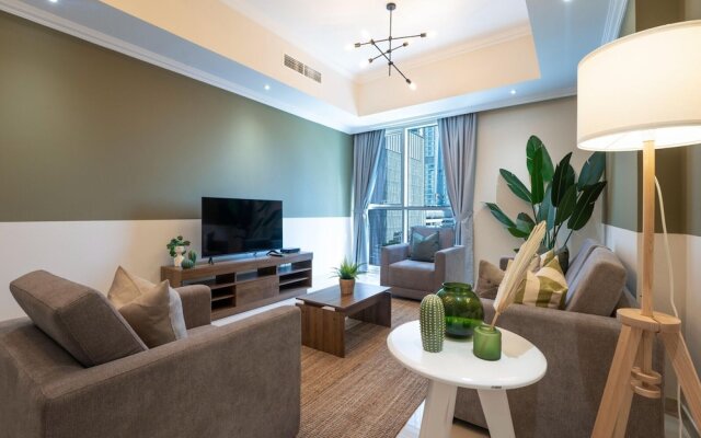 Bright 2BR by Burj Khalifa-gym/pool by Belvilla