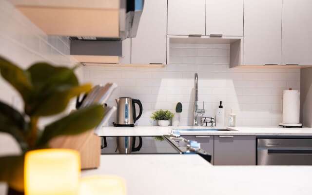 Hemlock Hangout By Revelstoke Vacations