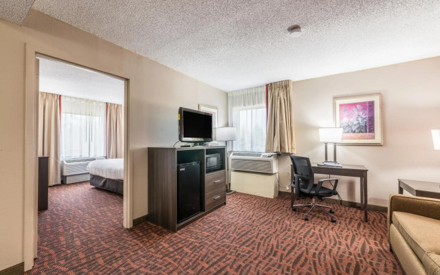 Lake Norman Inn and Suites