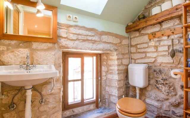 Tranquil Apartment in Marine Zemlje Near Stiniva Beach