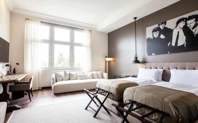 Quentin XL Potsdamer Platz Hotel