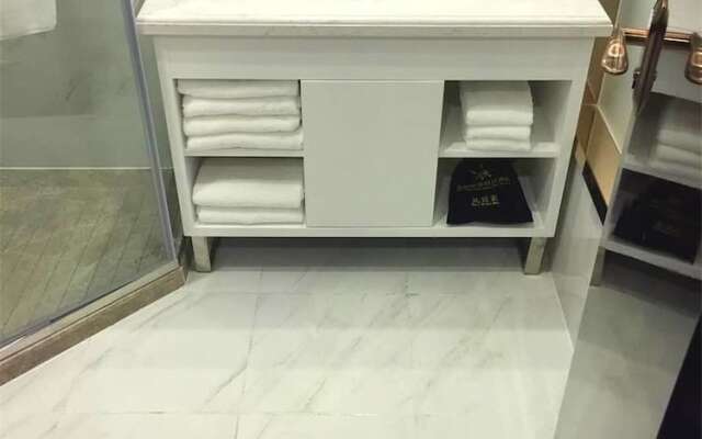 Pullanoman Holiday Inn