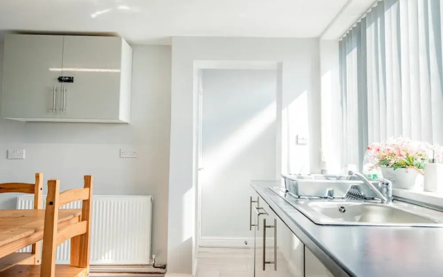 Host Stay Park Cliffe House