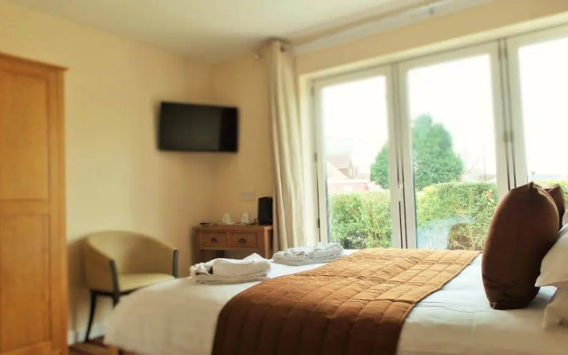 Roydon Marina Village Hotel