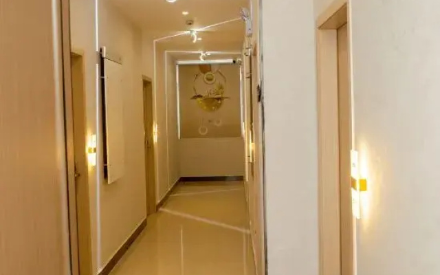 Qijiang Wannianlong Hotel