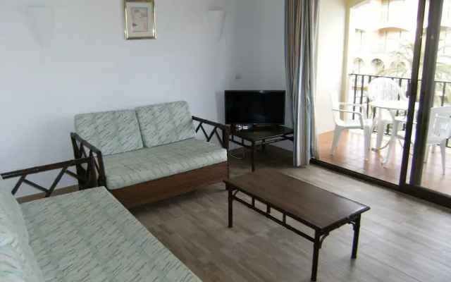 Apartment for 5 People With Garden