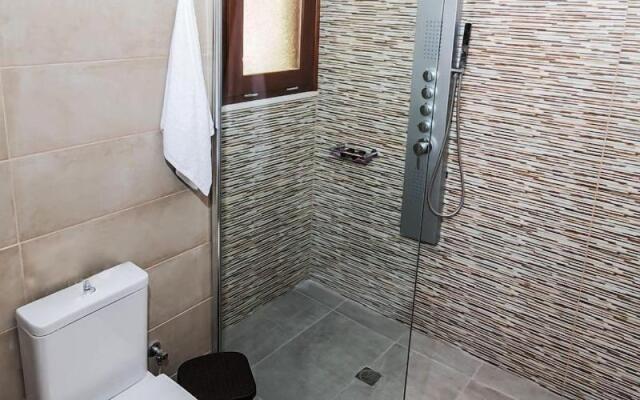 Deluxe Hotel