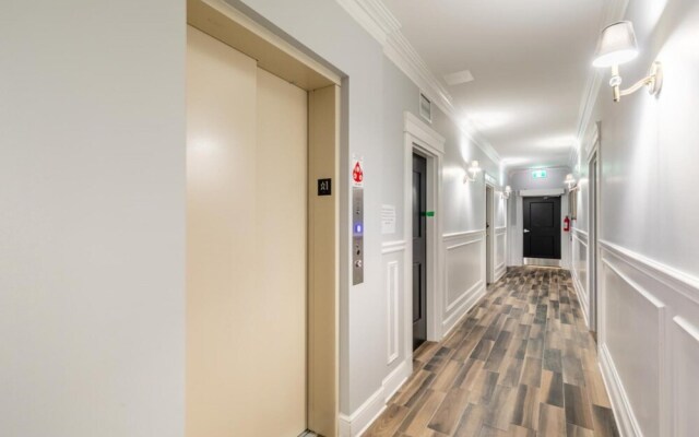 Iconic Rideau 1Bd Unit Balcony Free Parking 1