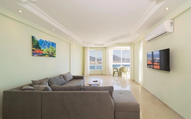 Flat With Sea View and Balcony in Alanya