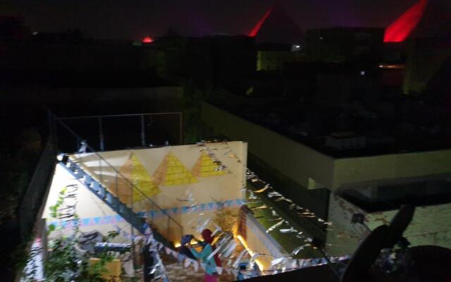 2 Jana Pyramids view inn