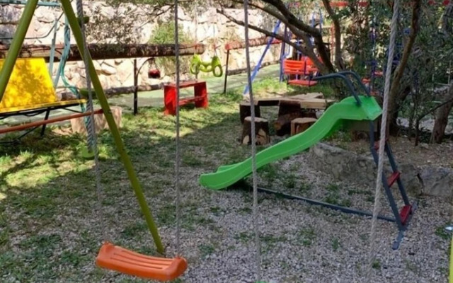 Antisa - With Playground - A2 Sjever