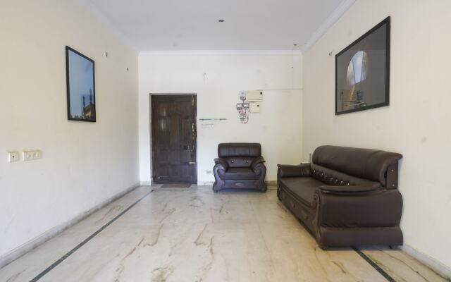 iROOMZ Grand Aarvi Suites