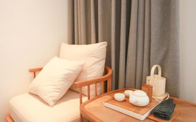 Yinlu Bedroom Fenghuang Hongqiao Shop