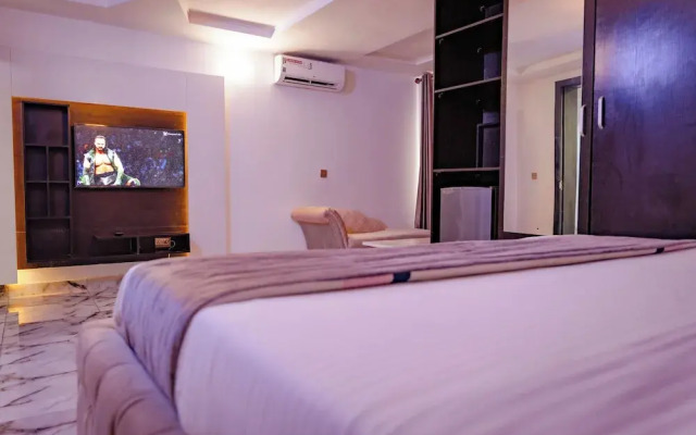 247 Luxury Hotel