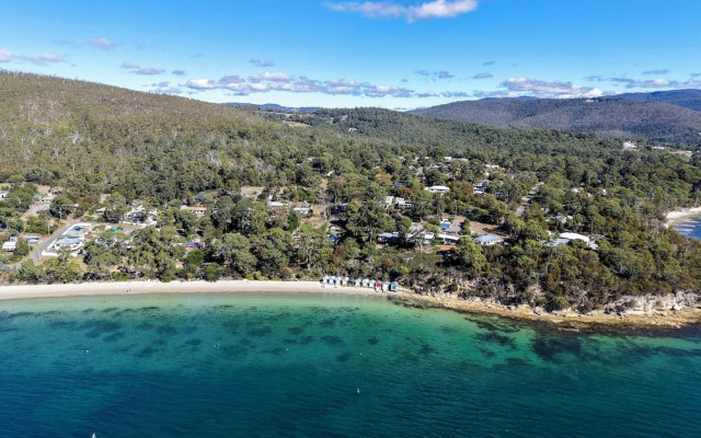 Coningham Beach House - 3 Bedrooms