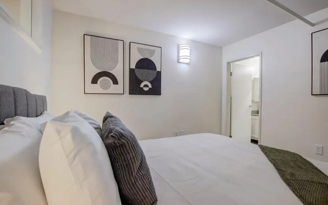 Amazing Downtown 1BR at Historic Block