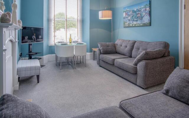 Flint House - 2 Bedroom Apartment - Tenby