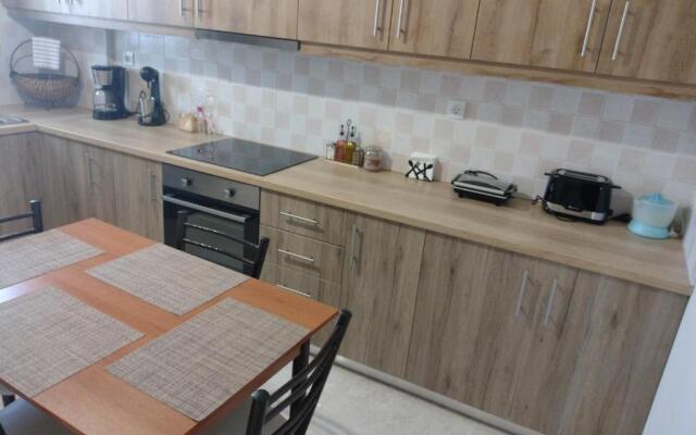 "Thea" Valis Apartments