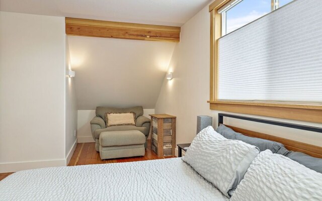 The Mountain Ave House by WanderLodges