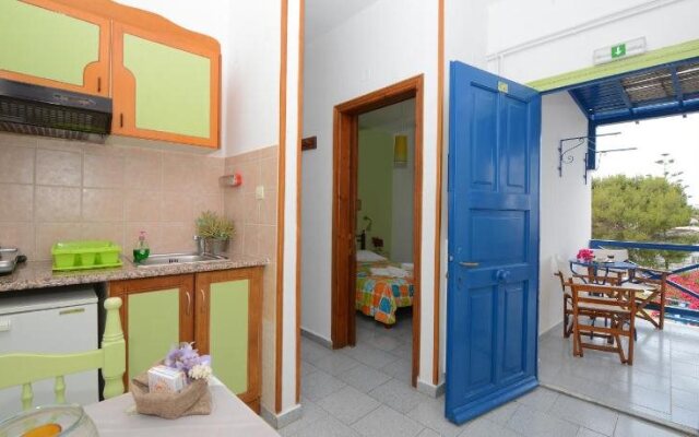 Dora's Studios and Apartments