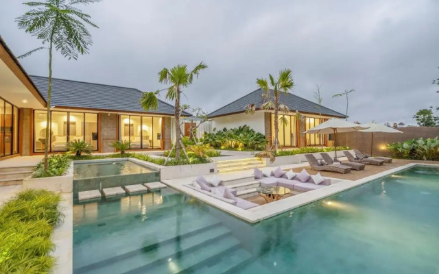 Villa The Kayu by GORO