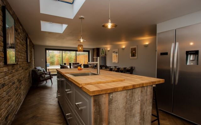 5 Bedroom House in East London