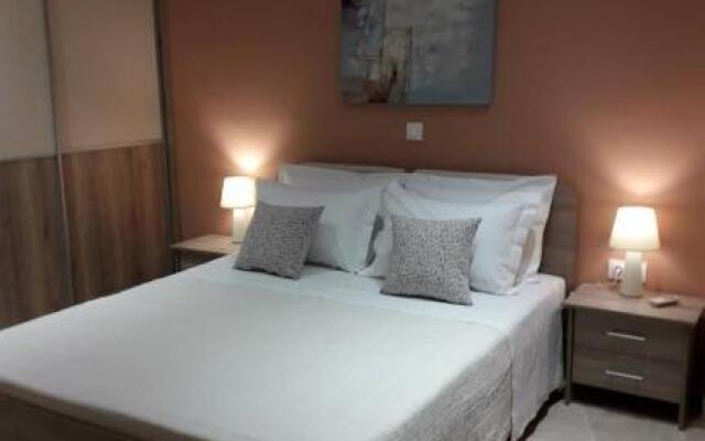 Beautiful House in Alimos near to the beach and metro