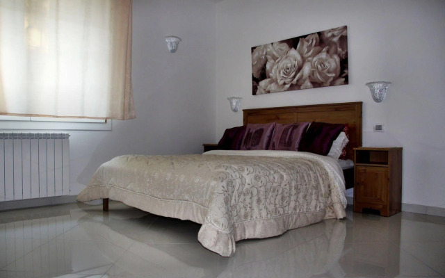 Vanessa House