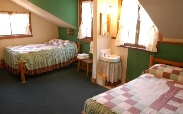 Baldpate Inn