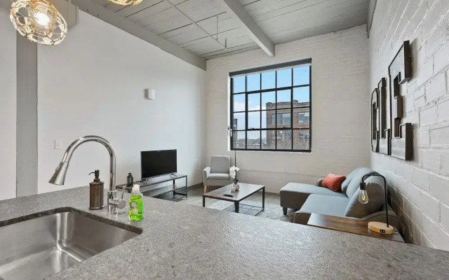 2125 Superior Living