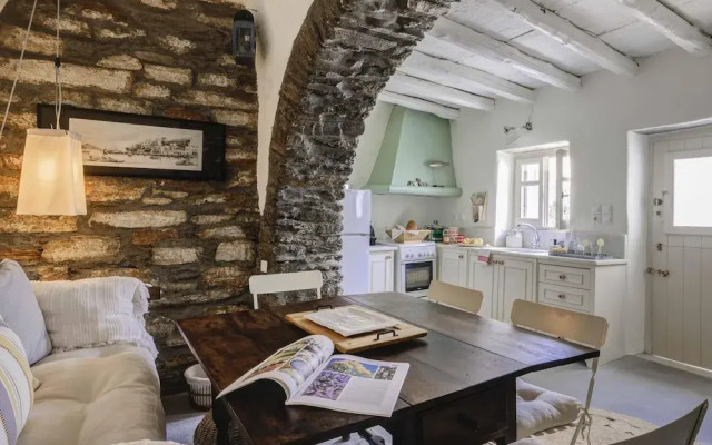 Tinos Experience the House