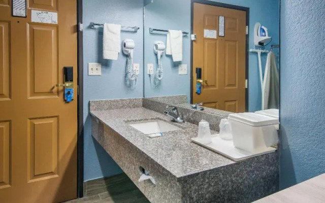 Rodeway Inn Carrollton I-35E