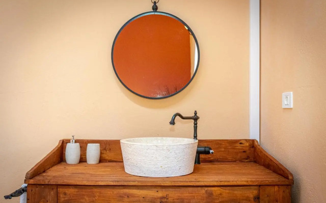Casona Gildana: Historia, Patrimonio/E-working