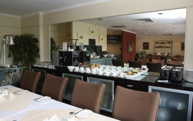 Twin Towers Inn