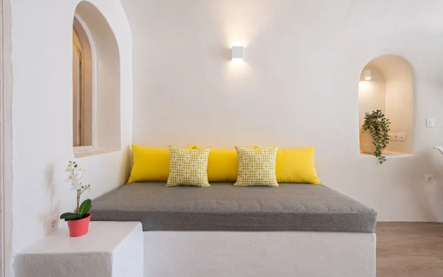 White Orchid Cave House & Studio