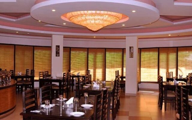 CK International  By Royal Collection