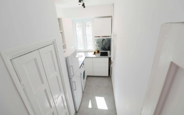 Victoria Avenue Apartment