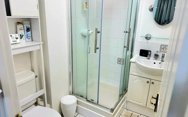 2 Bed-2 Bath-town Centre-free Parking