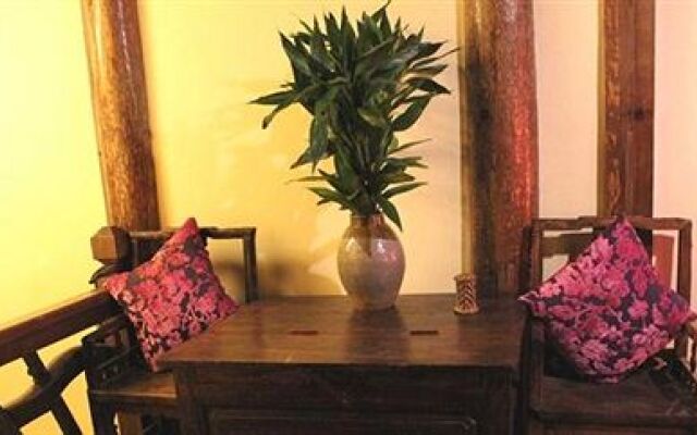 Lijiang on Road Mansion