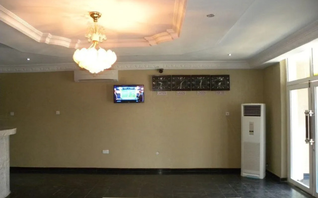 Grandy Suites Hotel
