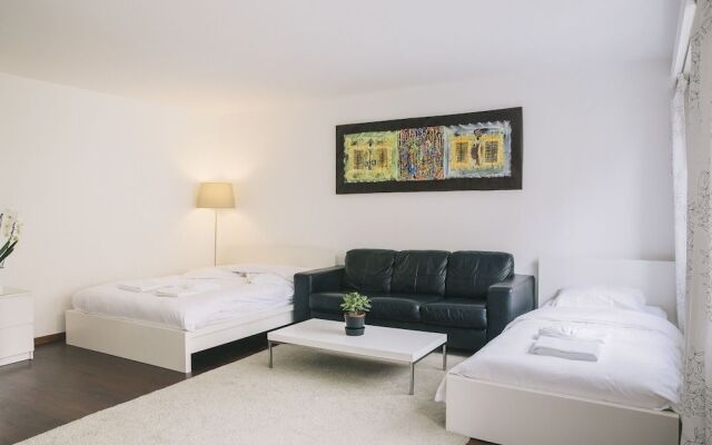 Elegant Apartment with POCKET WIFI !!!